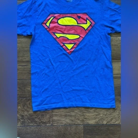 SUPERMAN Superhero youth small Logo t-shirt - Picture 3 of 6